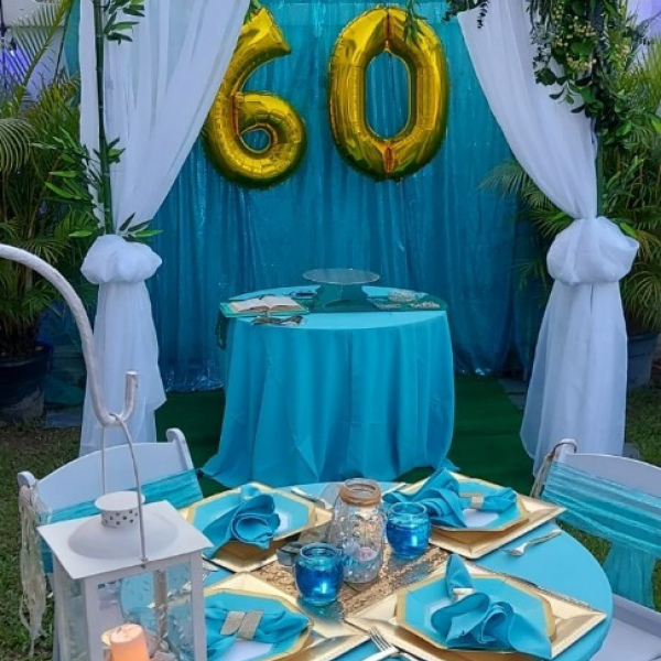 Balloon backdrop setup